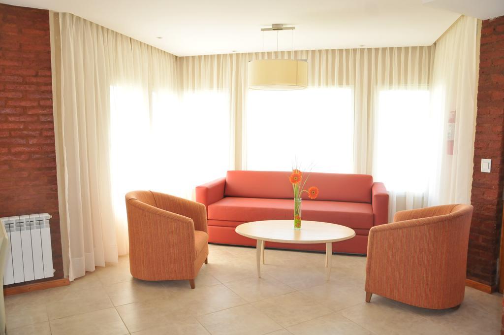 Antu Malal Hotel Plaza Huincul Ngoại thất bức ảnh