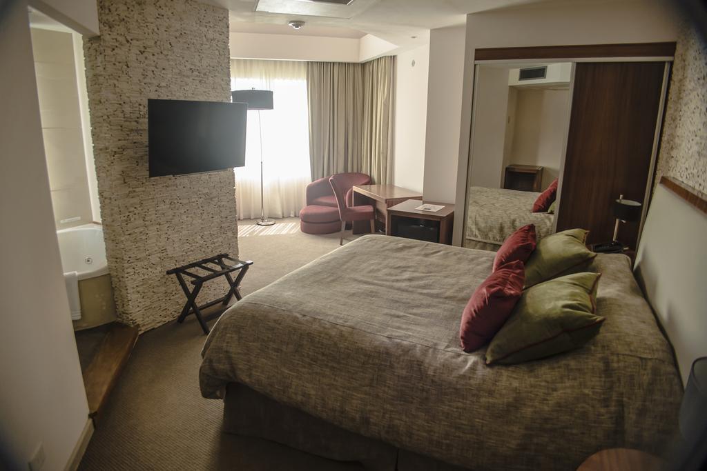 Antu Malal Hotel Plaza Huincul Ngoại thất bức ảnh